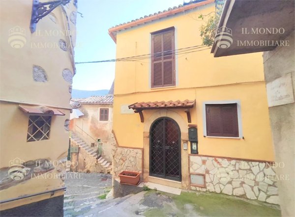 pentavano in vendita a Palombara Sabina