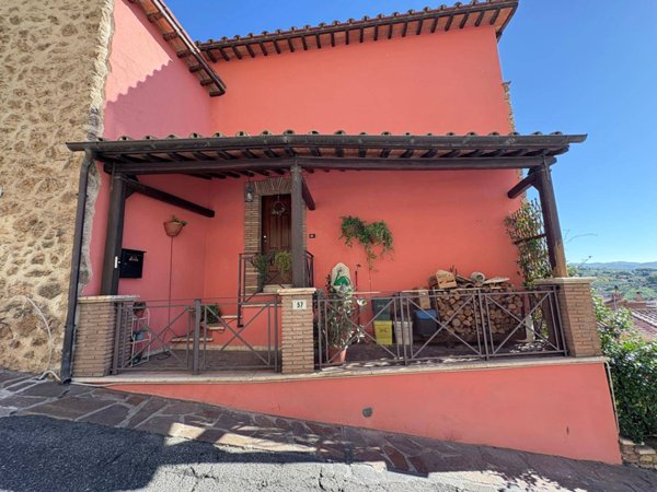 casa indipendente in vendita a Palombara Sabina