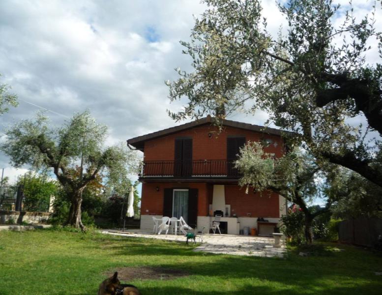 casa indipendente in vendita a Palombara Sabina in zona Cretone