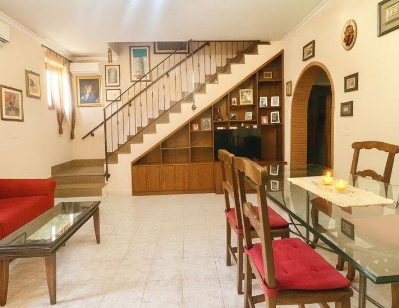 casa indipendente in vendita a Palombara Sabina