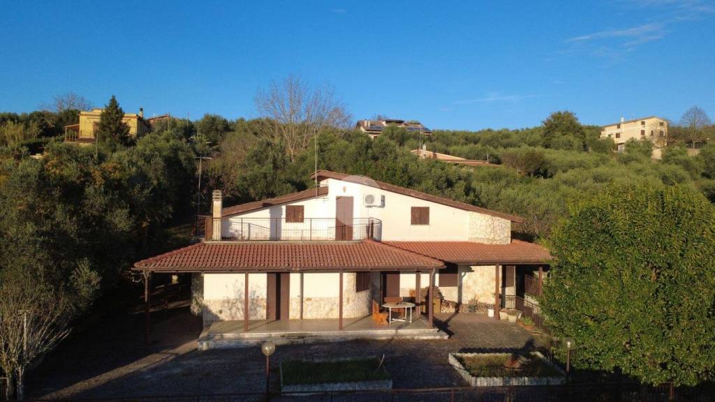 casa indipendente in vendita a Palombara Sabina in zona Cretone