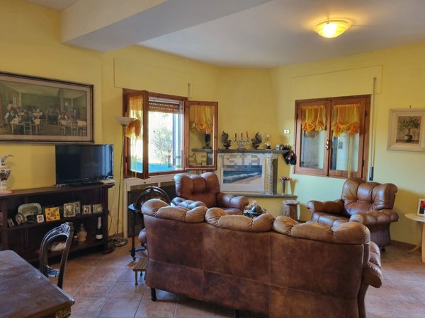 casa indipendente in vendita a Palombara Sabina