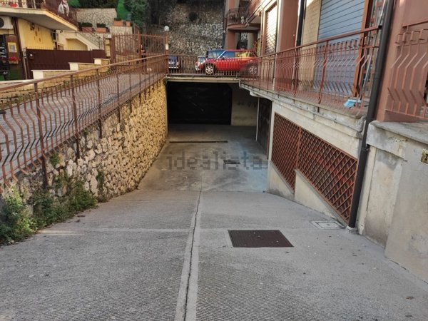 locale commerciale in vendita a Palombara Sabina