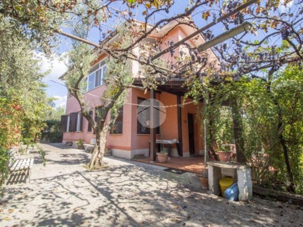 casa indipendente in vendita a Palombara Sabina