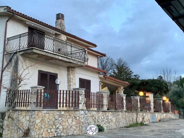 casa indipendente in vendita a Palombara Sabina