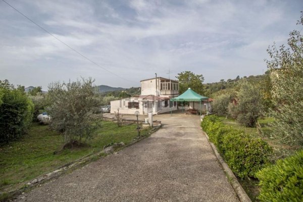 casa indipendente in vendita a Palombara Sabina