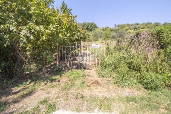 locale di sgombero in vendita a Palombara Sabina