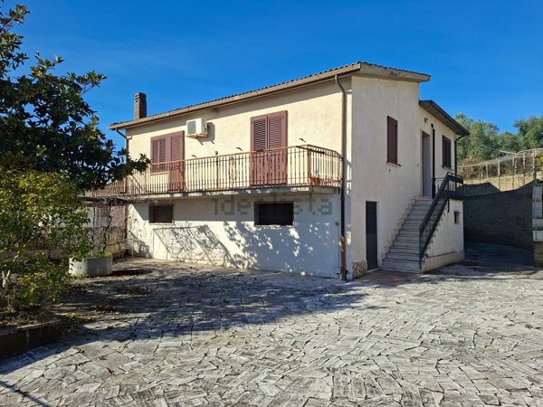 casa indipendente in vendita a Palombara Sabina