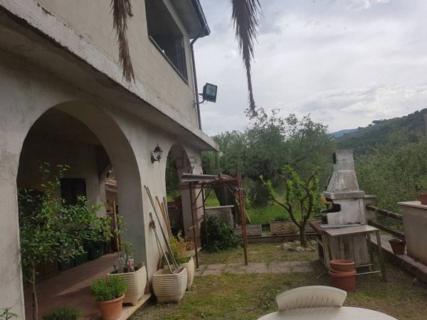 casa indipendente in vendita a Palombara Sabina