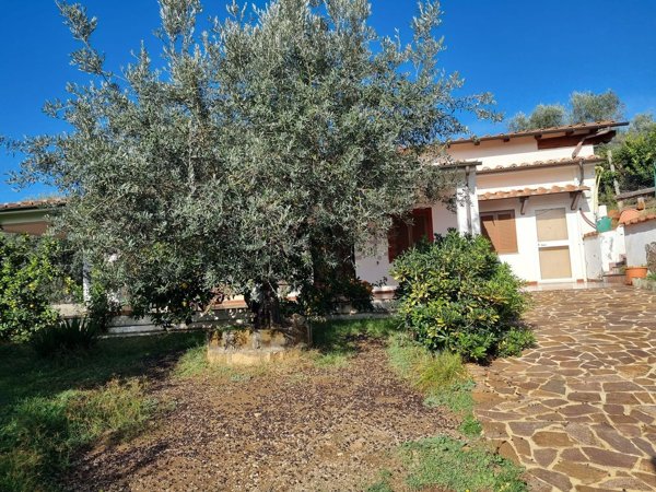 casa indipendente in vendita a Palombara Sabina