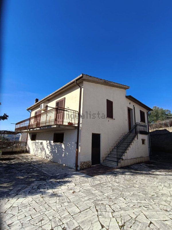 casa indipendente in vendita a Palombara Sabina