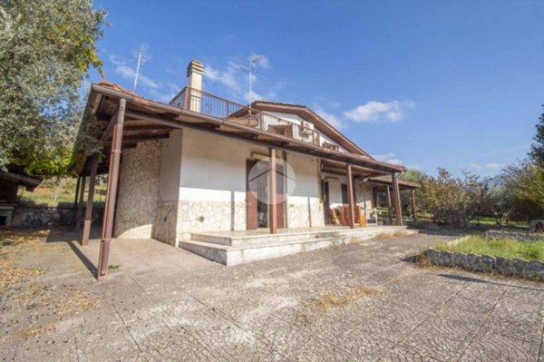 casa indipendente in vendita a Palombara Sabina in zona Cretone