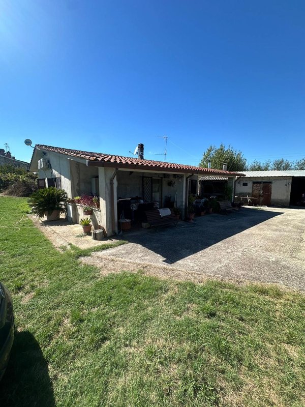 casa indipendente in vendita a Palombara Sabina