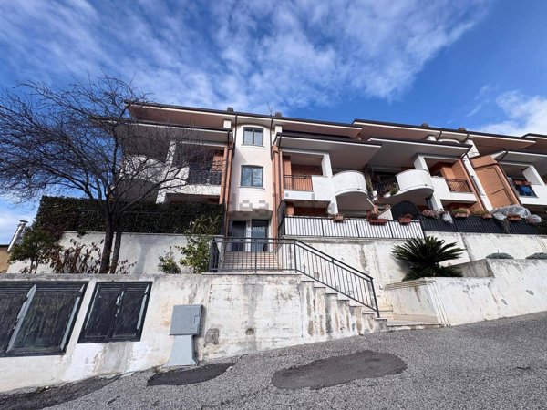 appartamento in vendita a Palombara Sabina