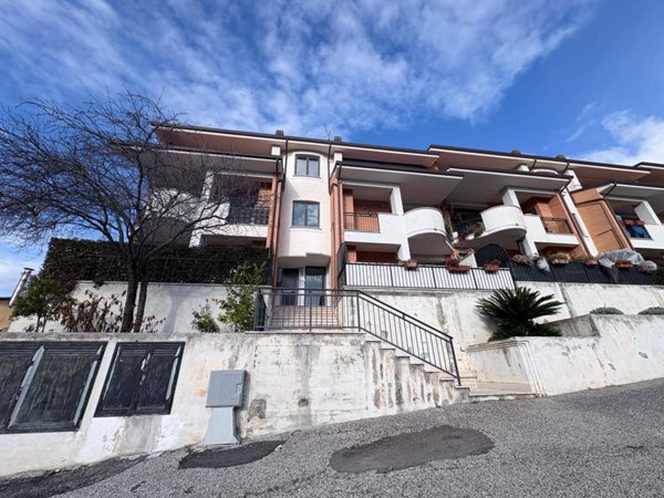 appartamento in vendita a Palombara Sabina