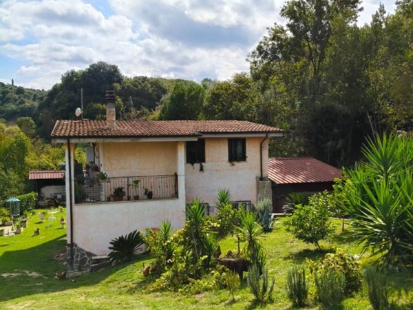 casa indipendente in vendita a Palombara Sabina