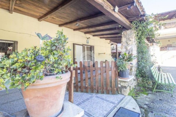 casa indipendente in vendita a Palombara Sabina