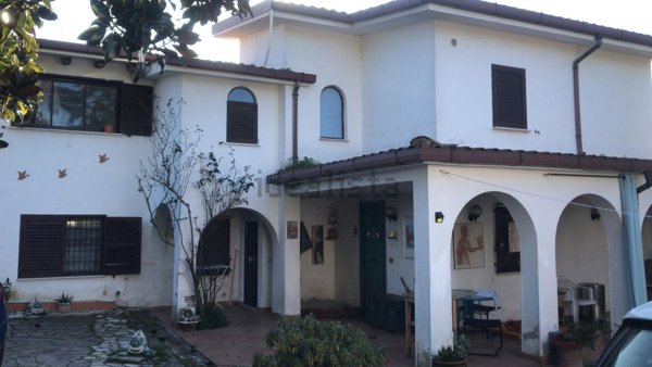 casa indipendente in vendita a Palombara Sabina in zona Cretone