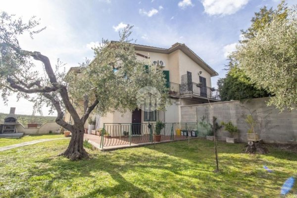 appartamento in vendita a Palombara Sabina