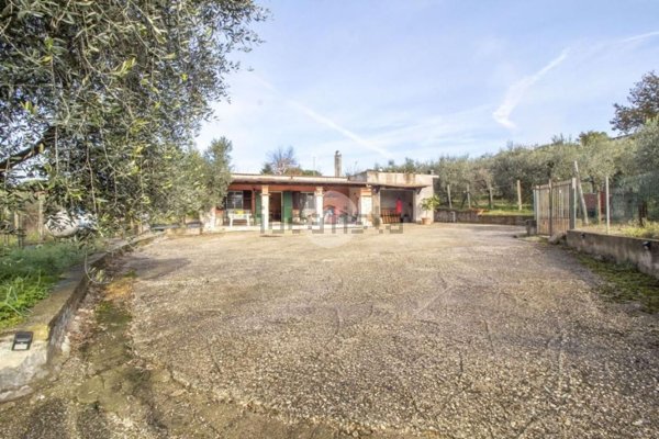 casa indipendente in vendita a Palombara Sabina in zona Cretone