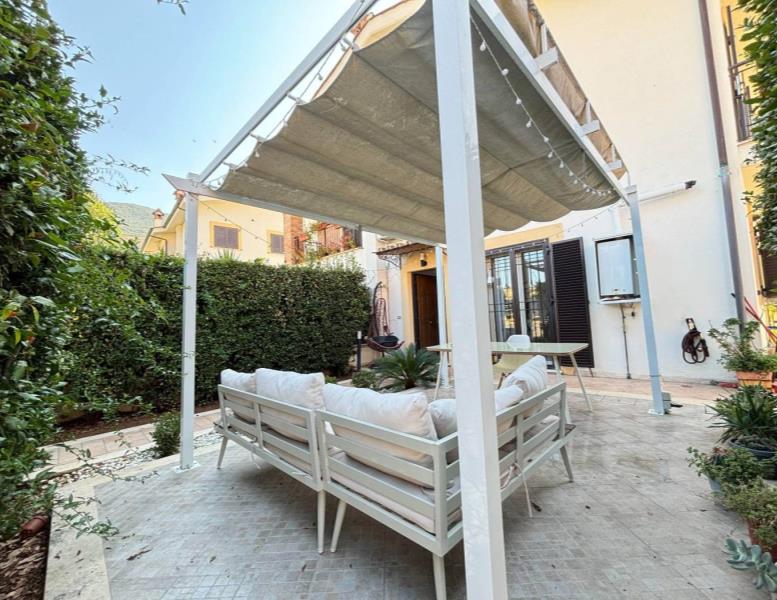 casa indipendente in vendita a Palombara Sabina