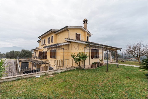 casa indipendente in vendita a Palombara Sabina
