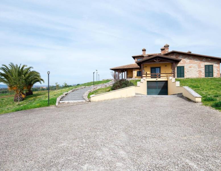 casa indipendente in vendita a Palombara Sabina