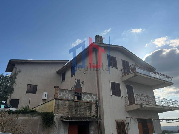 casa indipendente in vendita a Palombara Sabina