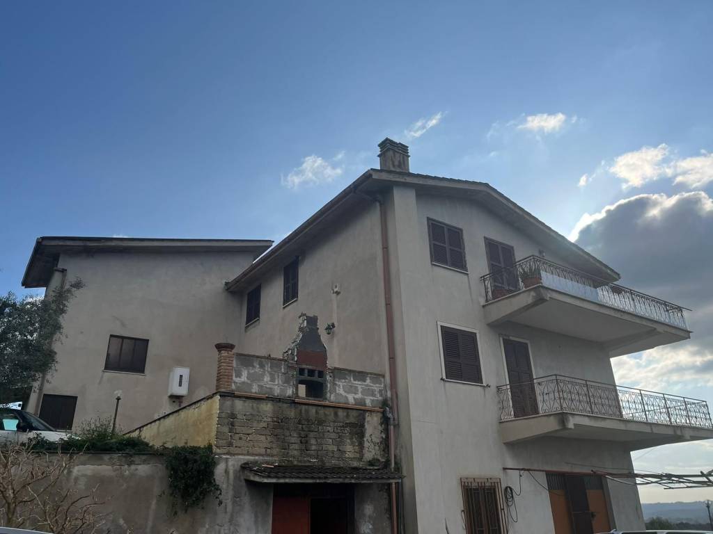 casa indipendente in vendita a Palombara Sabina