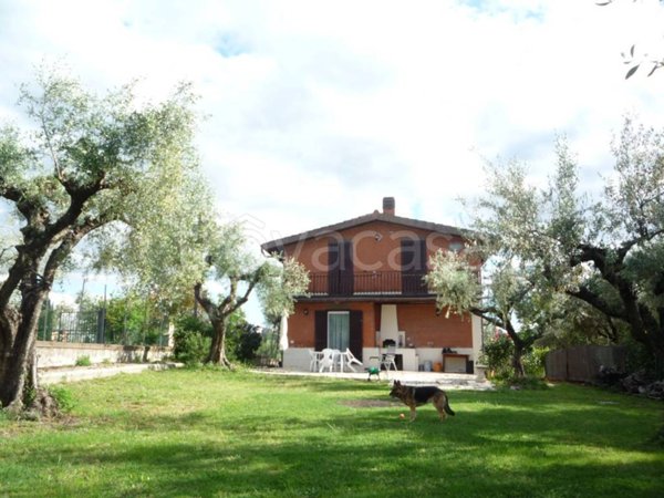 casa indipendente in vendita a Palombara Sabina in zona Cretone