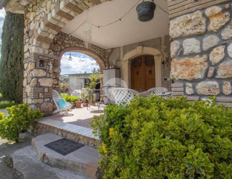 casa indipendente in vendita a Palombara Sabina