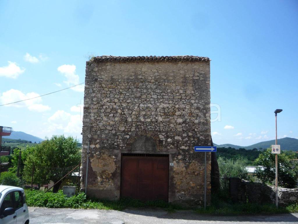 locale commerciale in vendita a Palombara Sabina