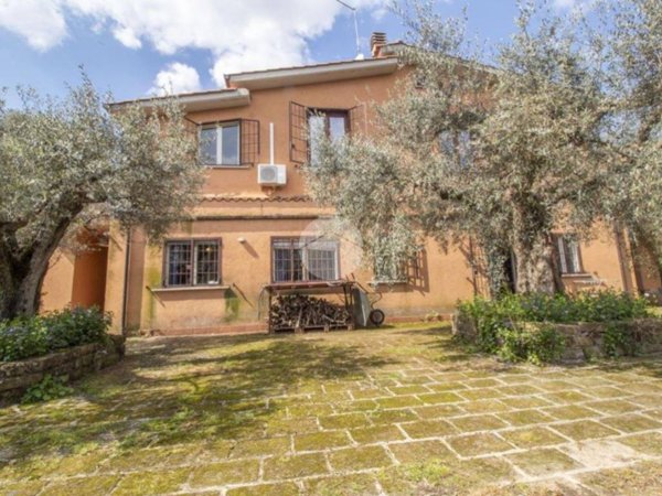 casa indipendente in vendita a Palombara Sabina