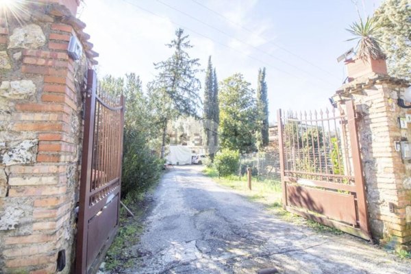 casa indipendente in vendita a Palombara Sabina
