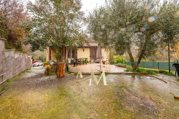 casa indipendente in vendita a Palombara Sabina