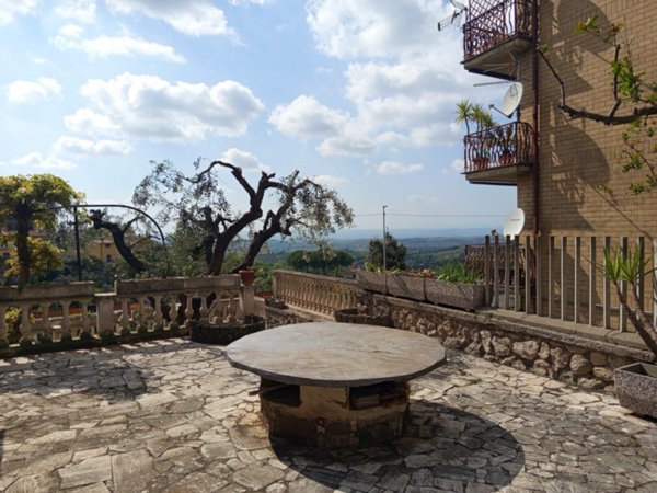 appartamento in vendita a Palombara Sabina