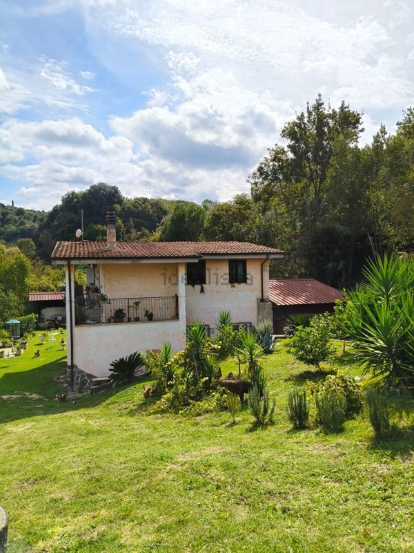 casa indipendente in vendita a Palombara Sabina