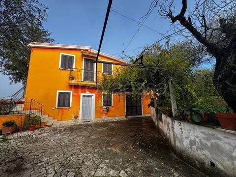 casa indipendente in vendita a Palombara Sabina