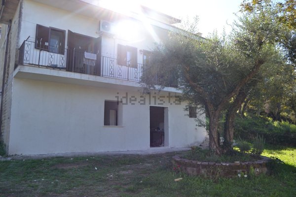 casa indipendente in vendita a Palombara Sabina