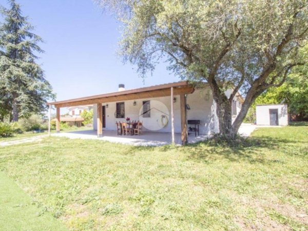 casa indipendente in vendita a Palombara Sabina