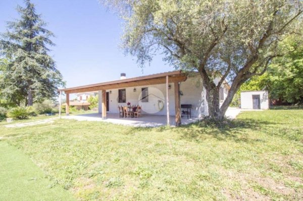 casa indipendente in vendita a Palombara Sabina in zona Cretone