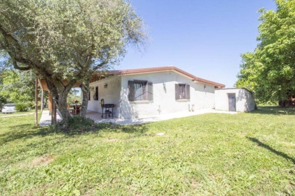 casa indipendente in vendita a Palombara Sabina in zona Cretone
