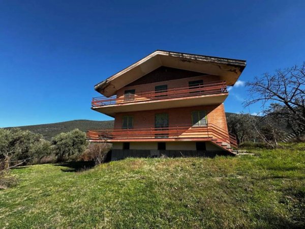 casa indipendente in vendita a Palombara Sabina in zona Stazzano