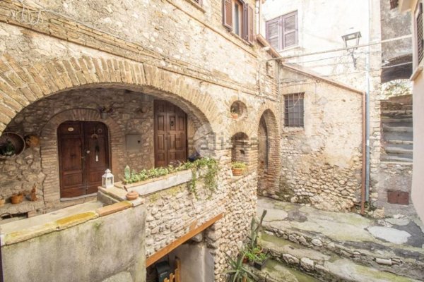 appartamento in vendita a Palombara Sabina
