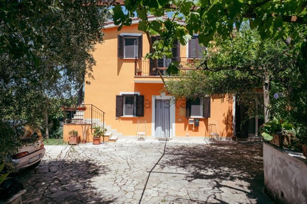 casa indipendente in vendita a Palombara Sabina
