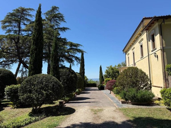 casa indipendente in vendita a Palombara Sabina in zona Stazzano