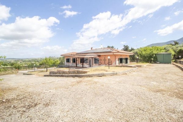 casa indipendente in vendita a Palombara Sabina