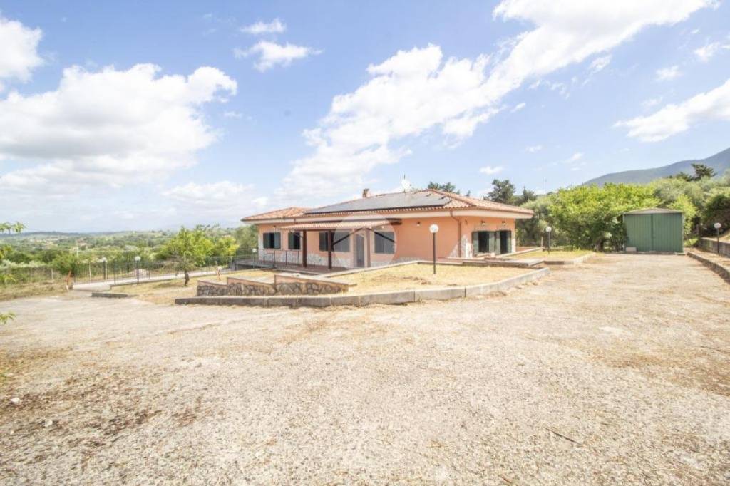 casa indipendente in vendita a Palombara Sabina