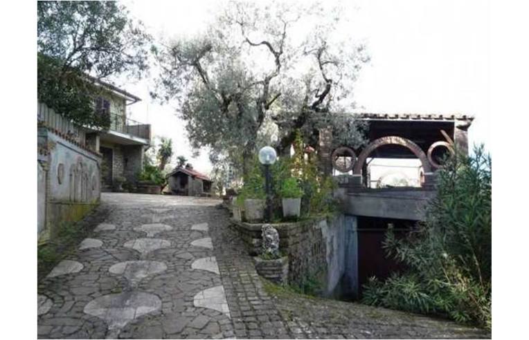 casa indipendente in vendita a Palombara Sabina