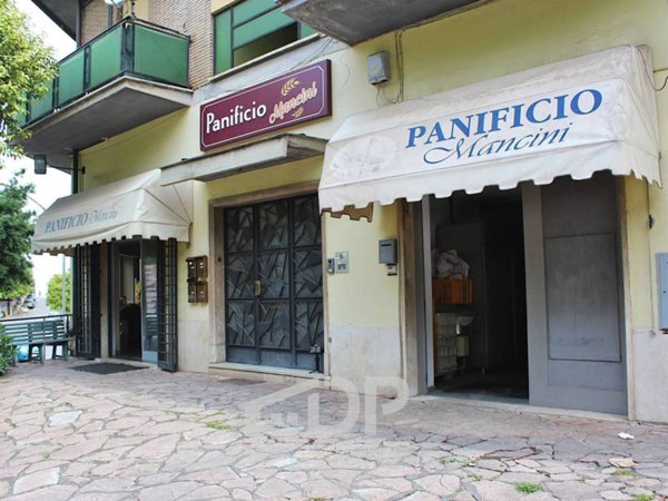 negozio in vendita a Palombara Sabina